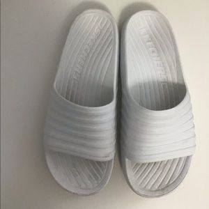 Skechers slides